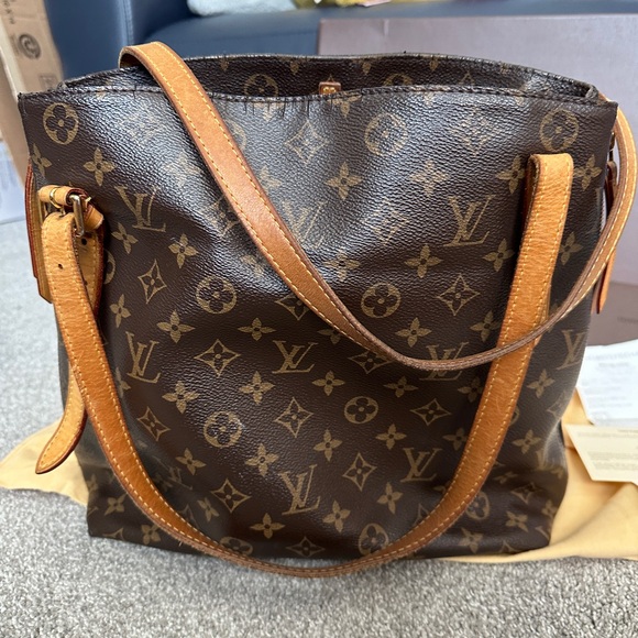 Authentic (receipt & paperwork included) Louis Vuitton "Voiltaire" handbag - Picture 3 of 14